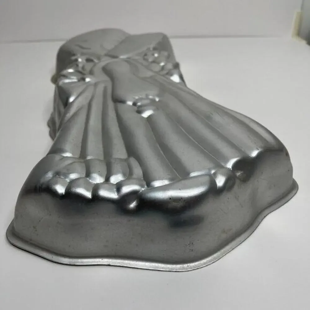 Wilton‎ 1975 HOLLY HOBBIE Cake MOLD Pan Vintage Aluminum Farmhouse Cottage Core